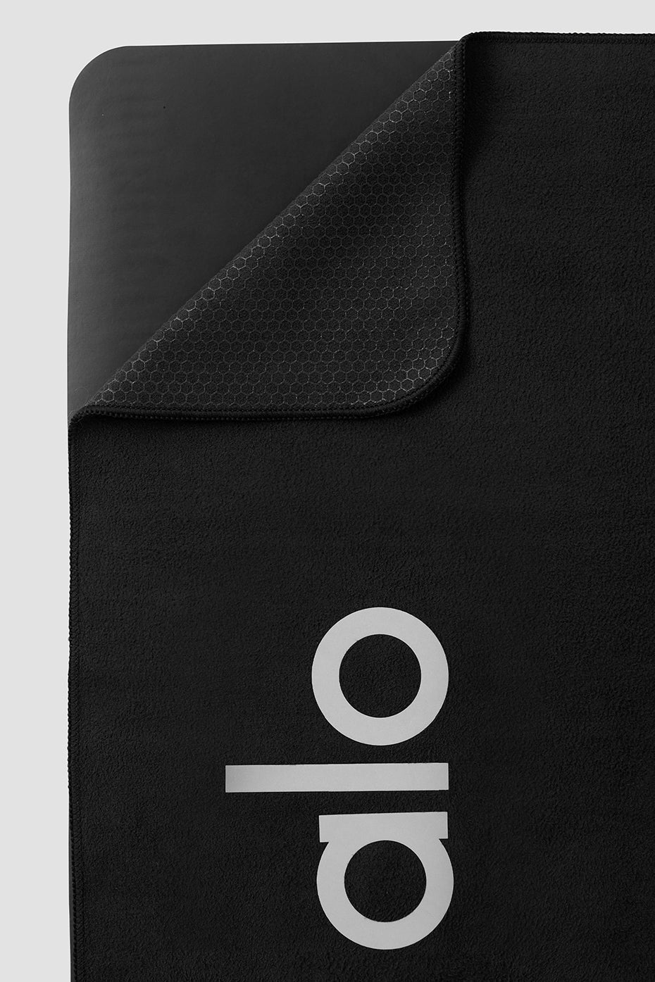 Grounded No-Slip Towel - Black image 2