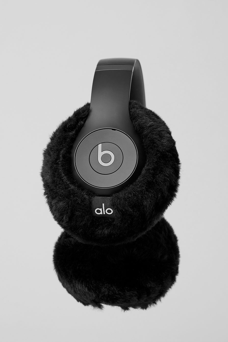 Beats Studio Pro Headphones - Black image 5