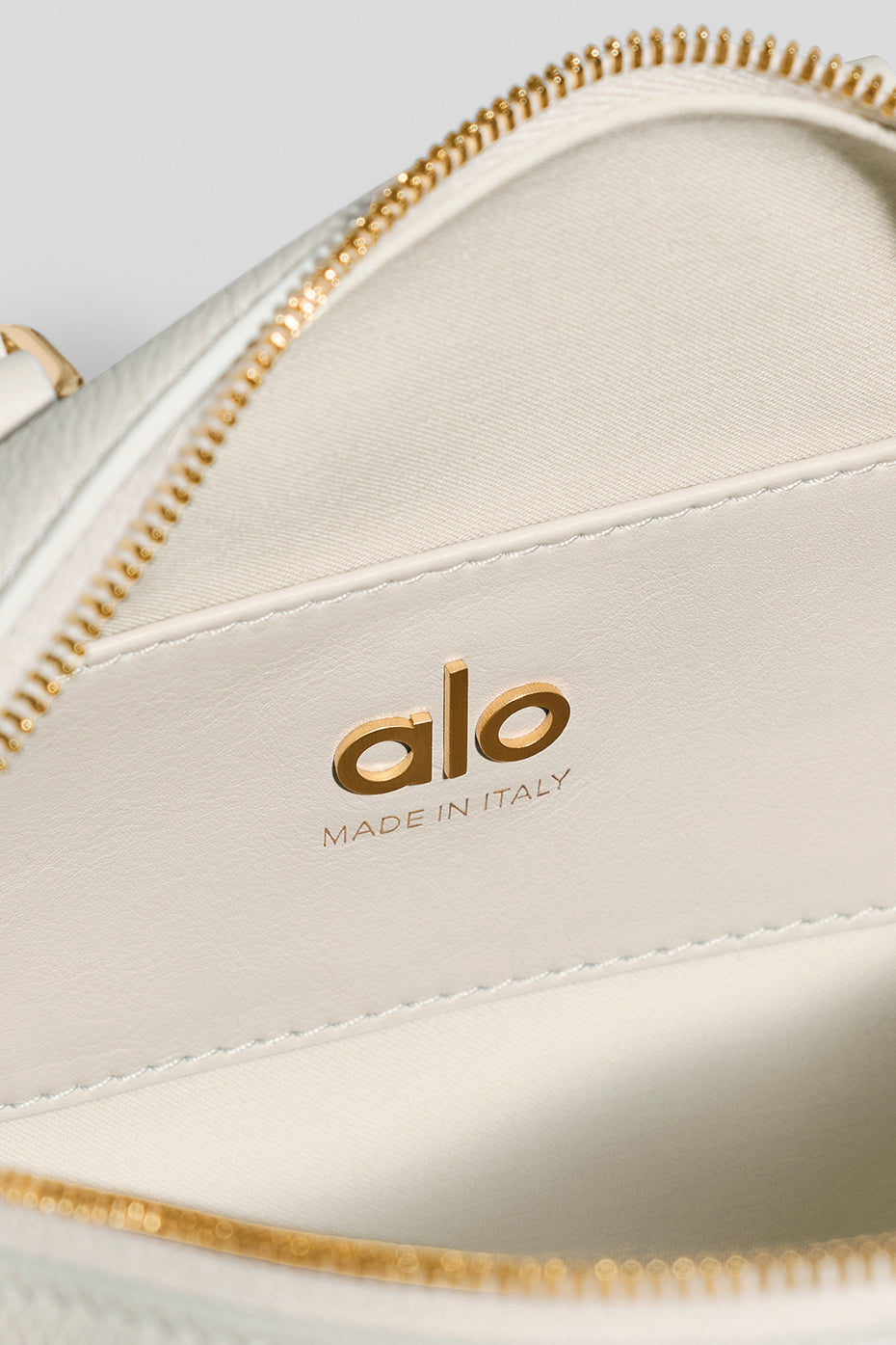 ALO Mini Voyage - Bone Leather image 5