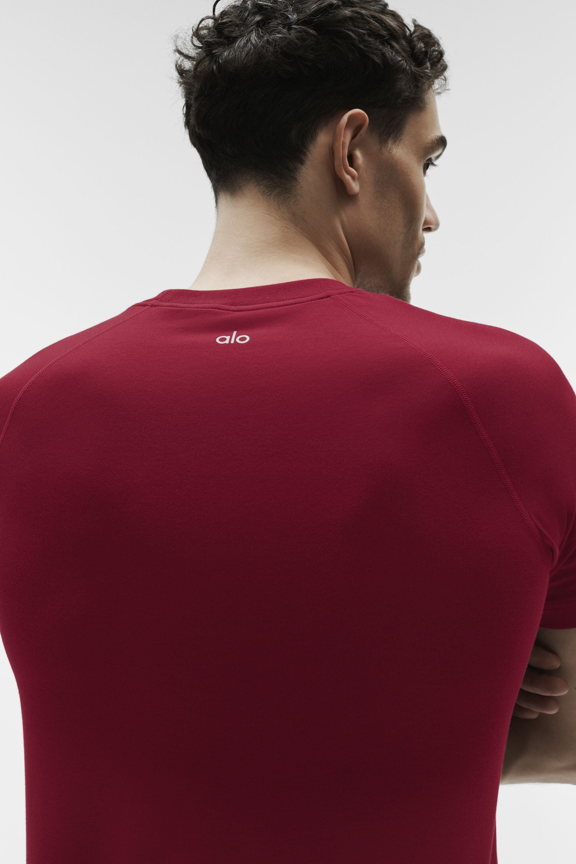 ALO Vapor Crewneck Short Sleeve - Garnet image 3