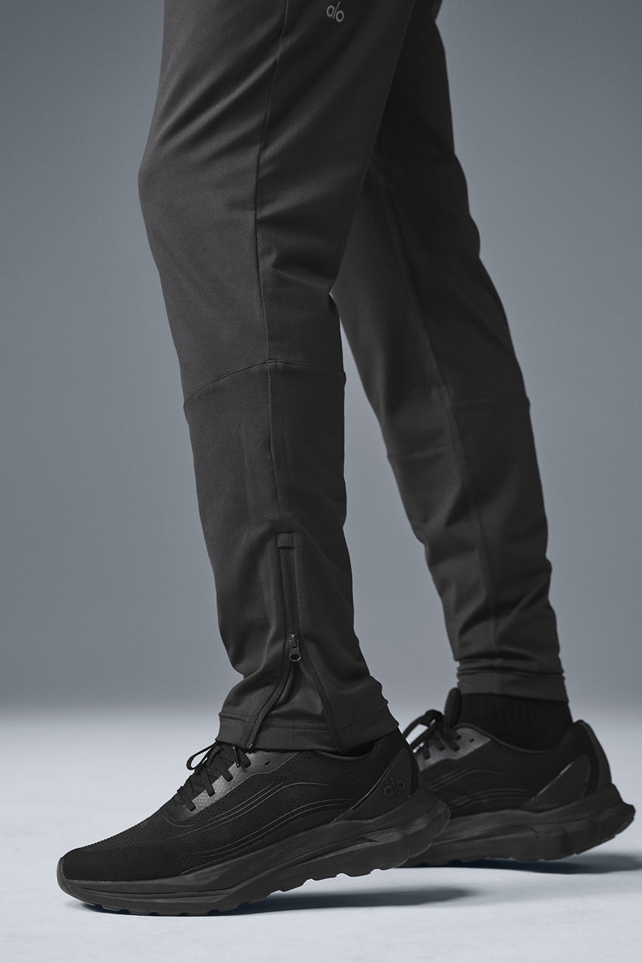 Conquer React Performance Pant - Anthracite image 4