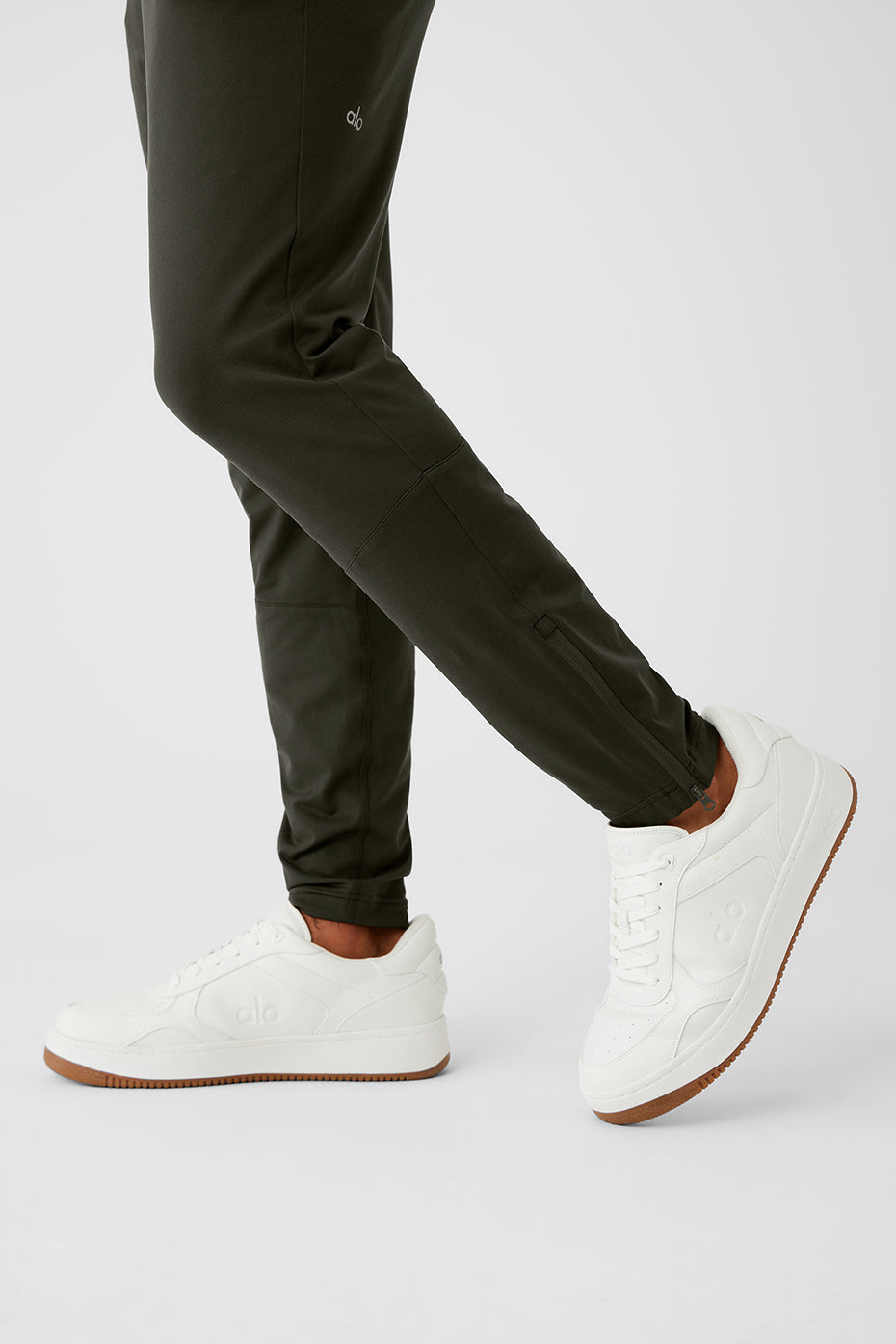 Conquer React Performance Pant - Stealth Green image 5
