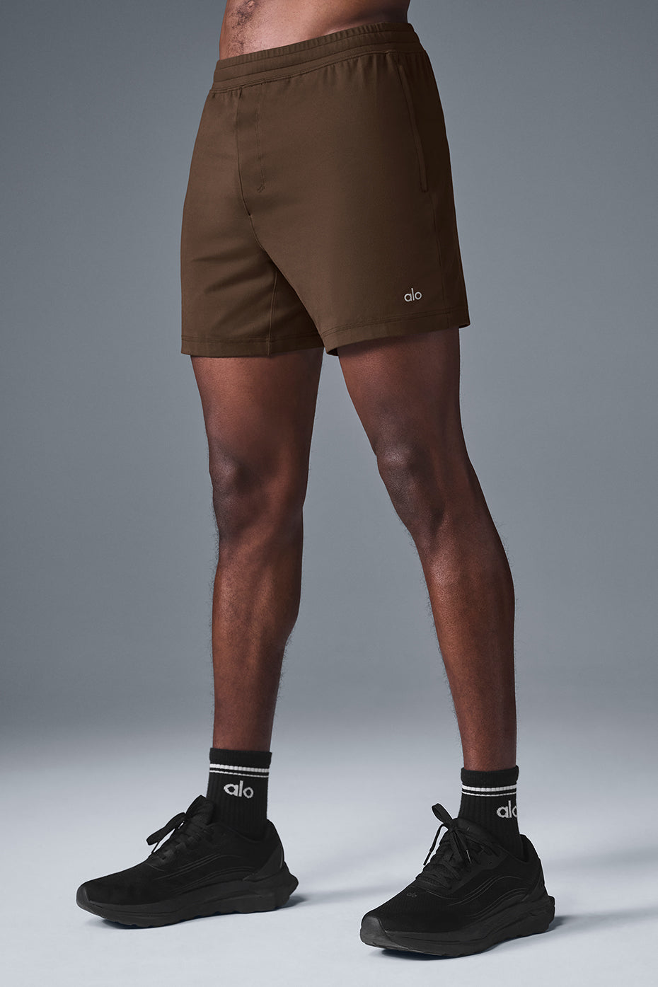 7" Conquer React Performance Short - Espresso image 3