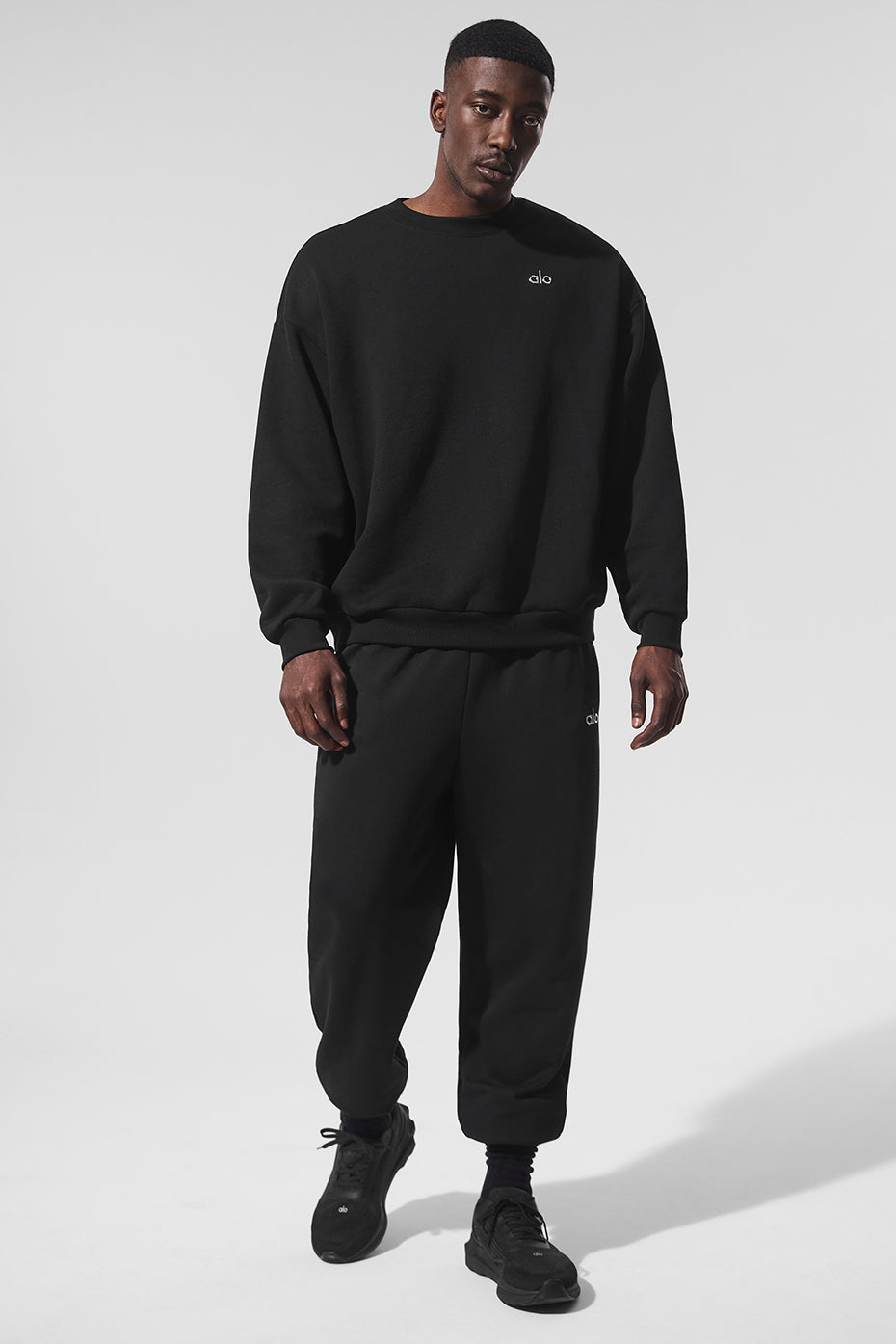 Accolade Crew Neck Pullover - Black image 4