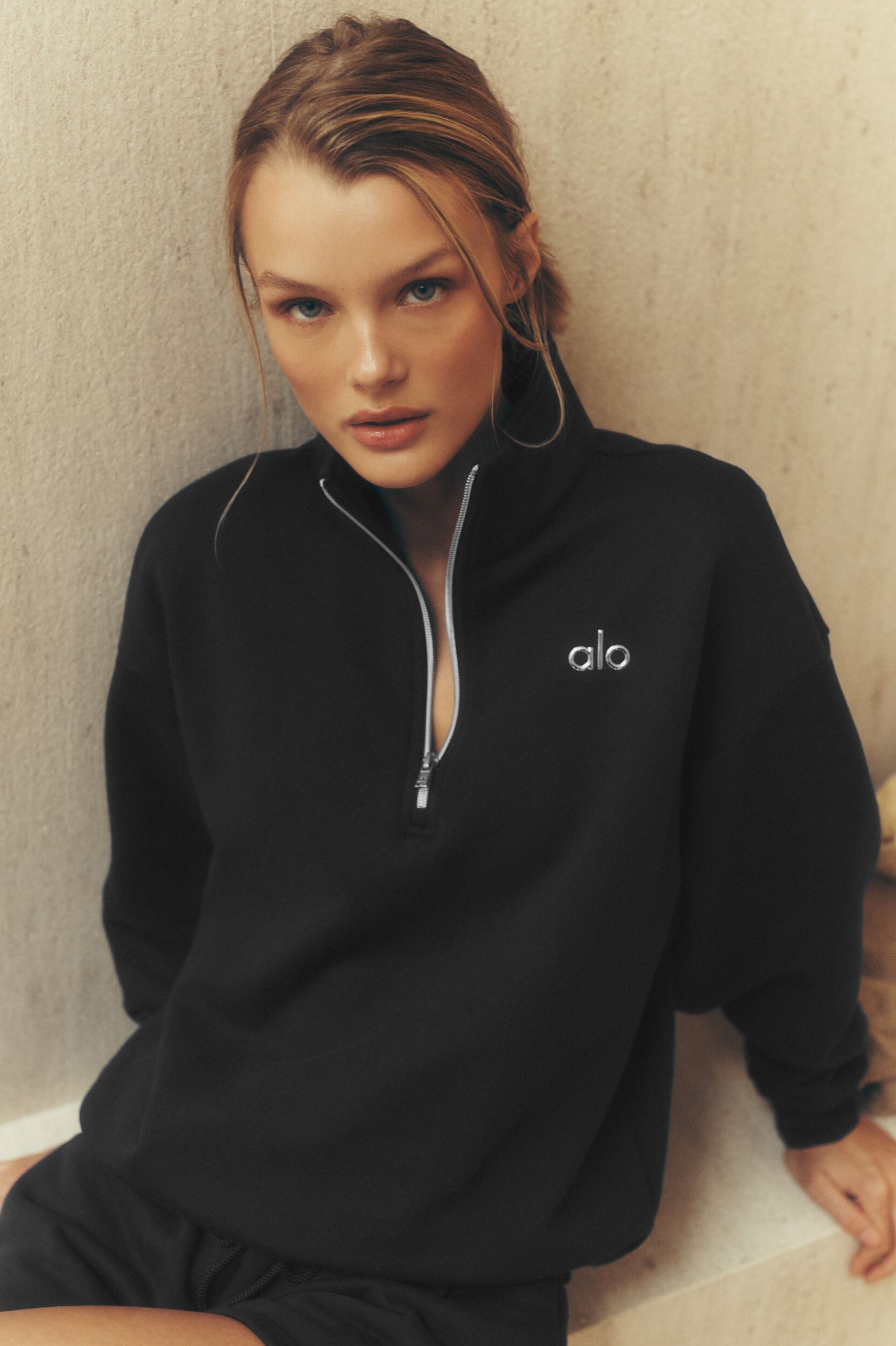 Accolade 1/4 Zip Pullover - Black image 1