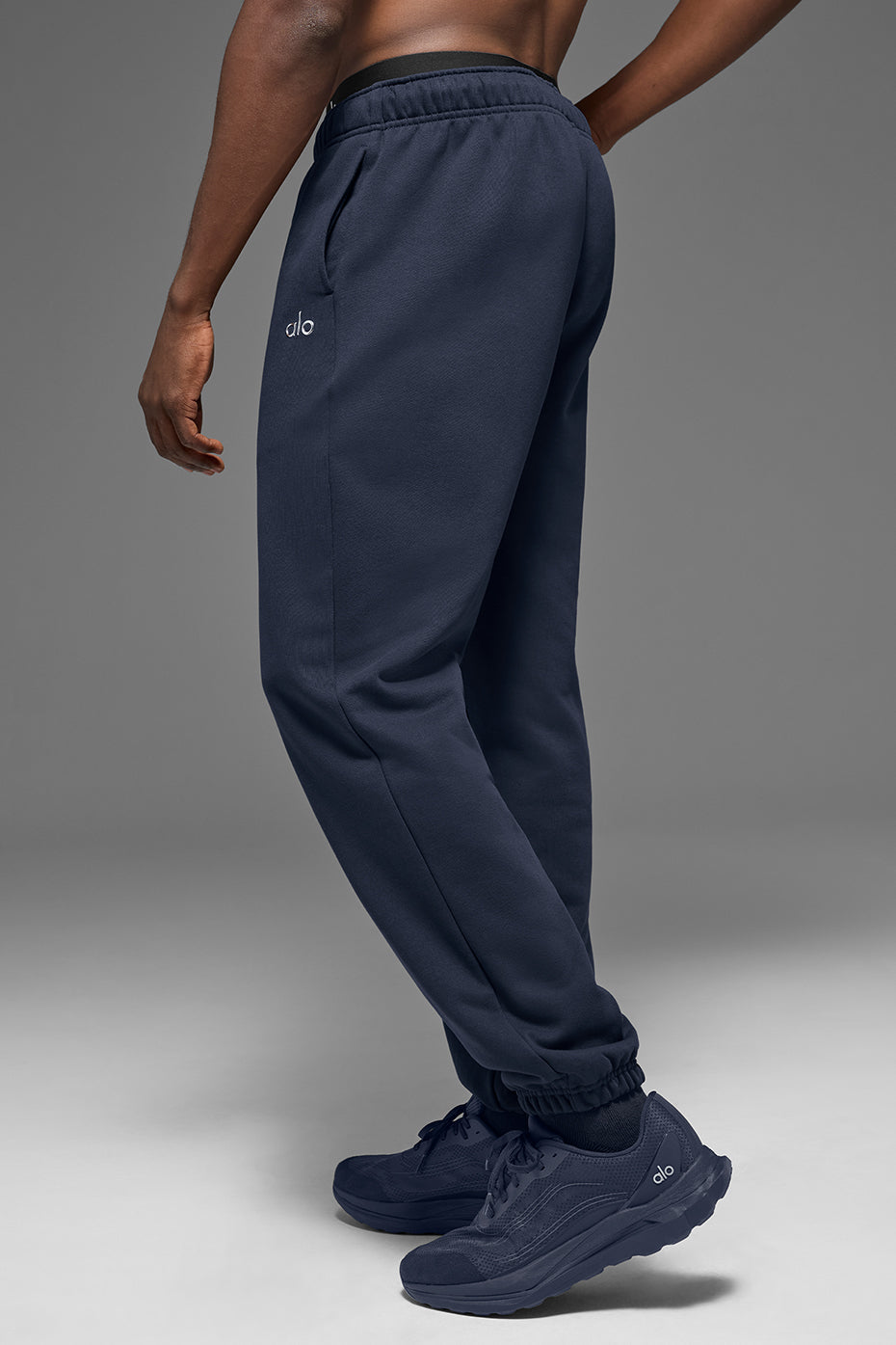 Accolade Sweatpant - Navy image 2