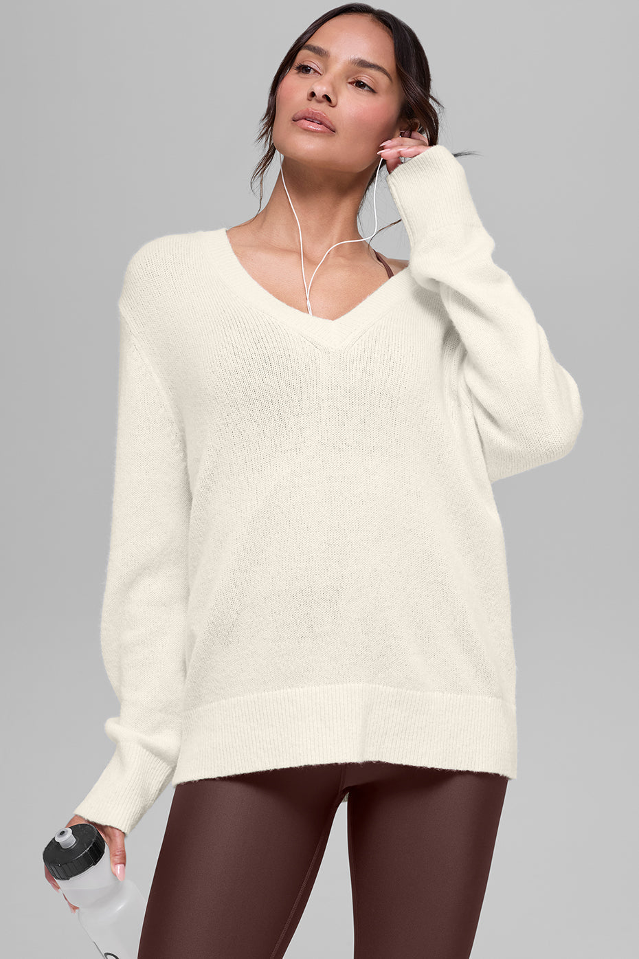 Wool Cashmere New Class Oversized V-Neck Sweater - Ivory image 4