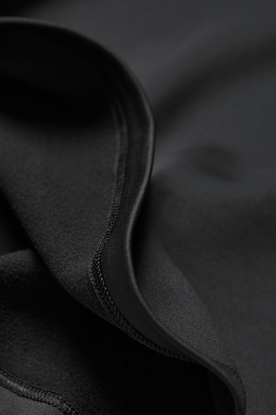 Airlift Winter Warm Hooded Runner - Black image 2
