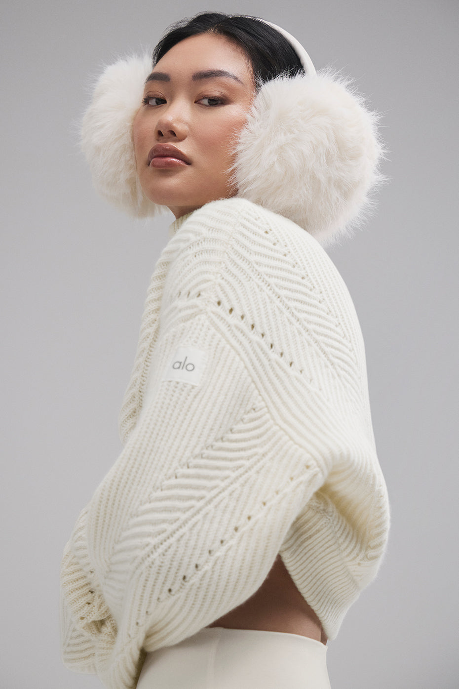 Winter Magic Cashmere Turtleneck - Ivory image 3