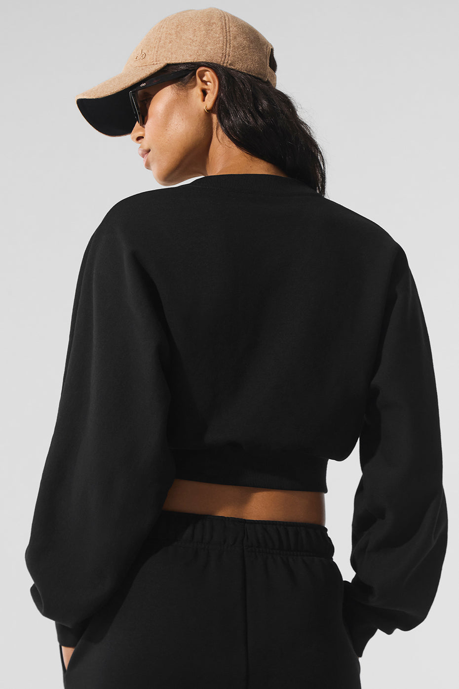 Cropped Accolade Crewneck - Black image 3