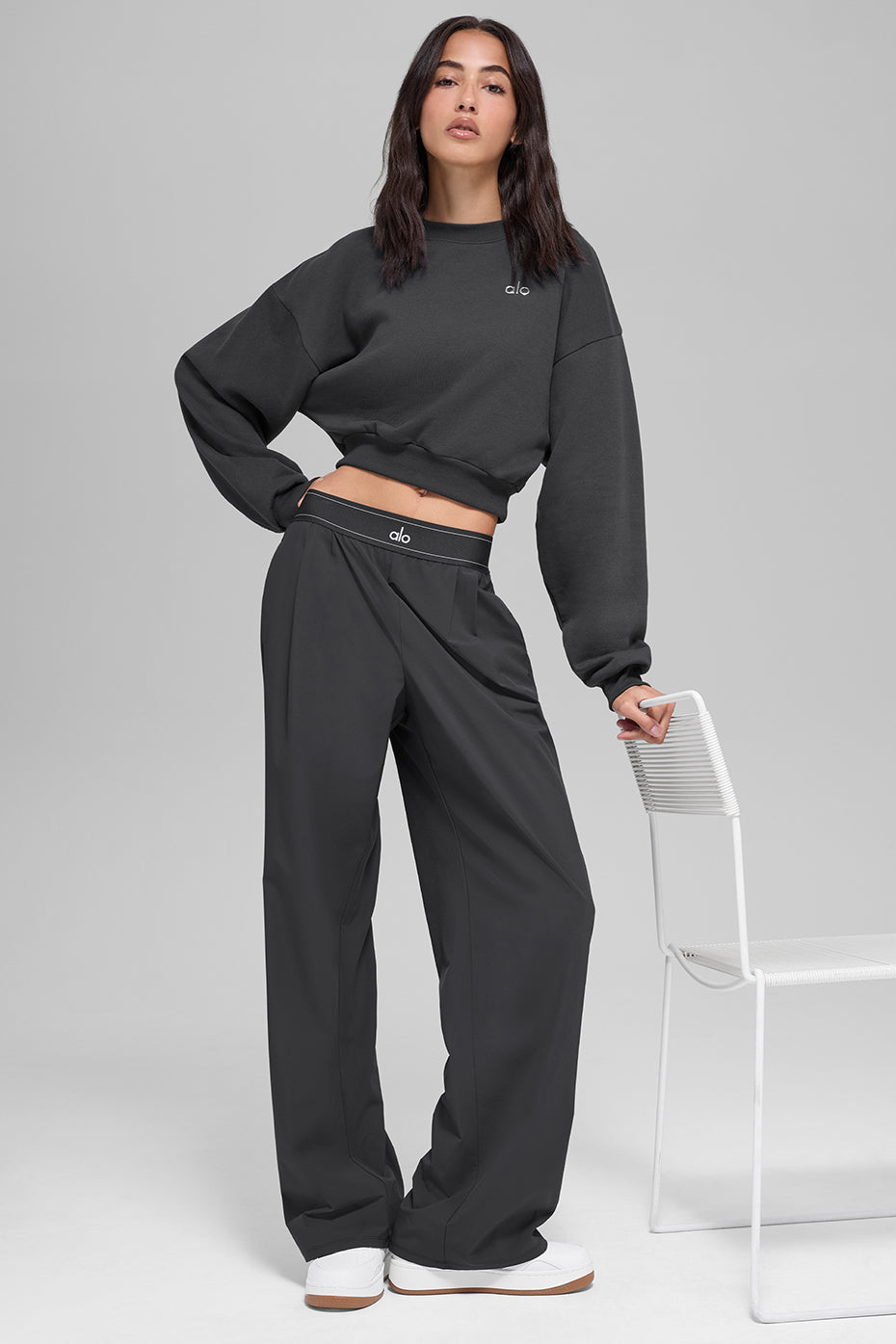 Cropped Accolade Crewneck - Anthracite image 5