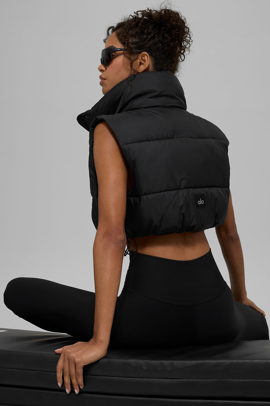 Cropped Gold Rush Puffer Vest - Black image 3