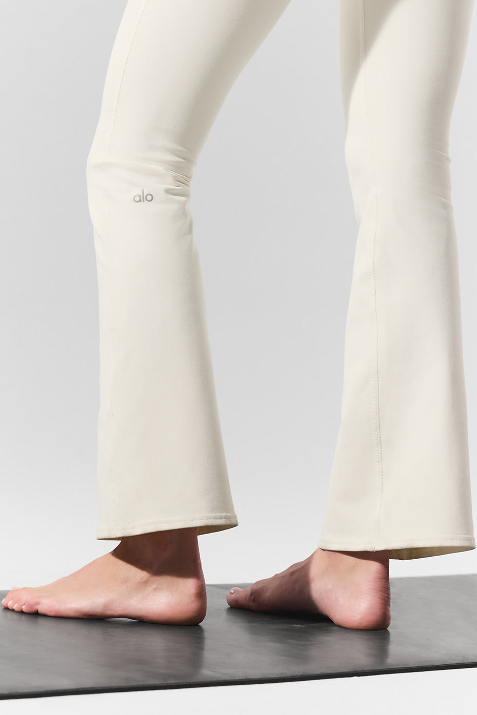 Airbrush High-Waist 7/8 Bootcut Legging - Ivory image 5
