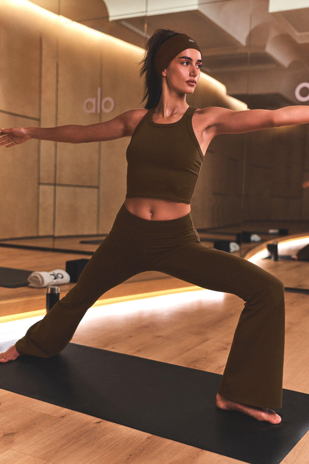 Airbrush Low-Rise Bootcut Legging - Espresso image 1