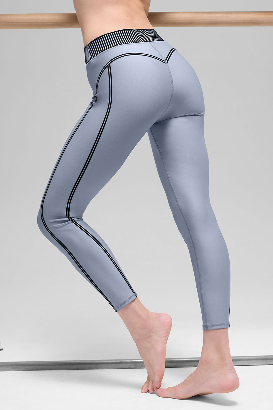 Airlift High-Waist 7/8 Line Up Legging - Winter Frost image 2