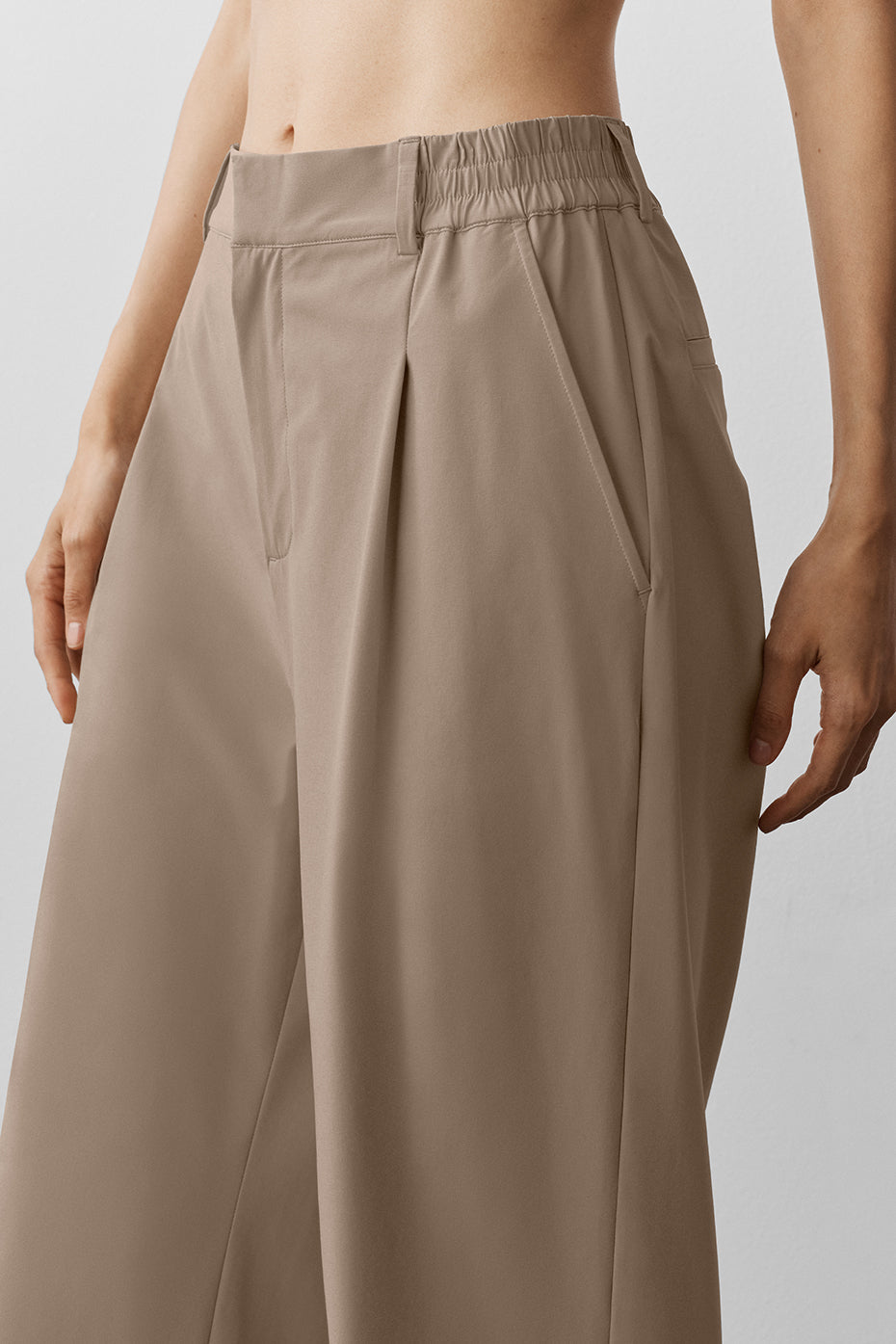 High-Waist Pursuit Trouser (Regular) - Gravel image 3