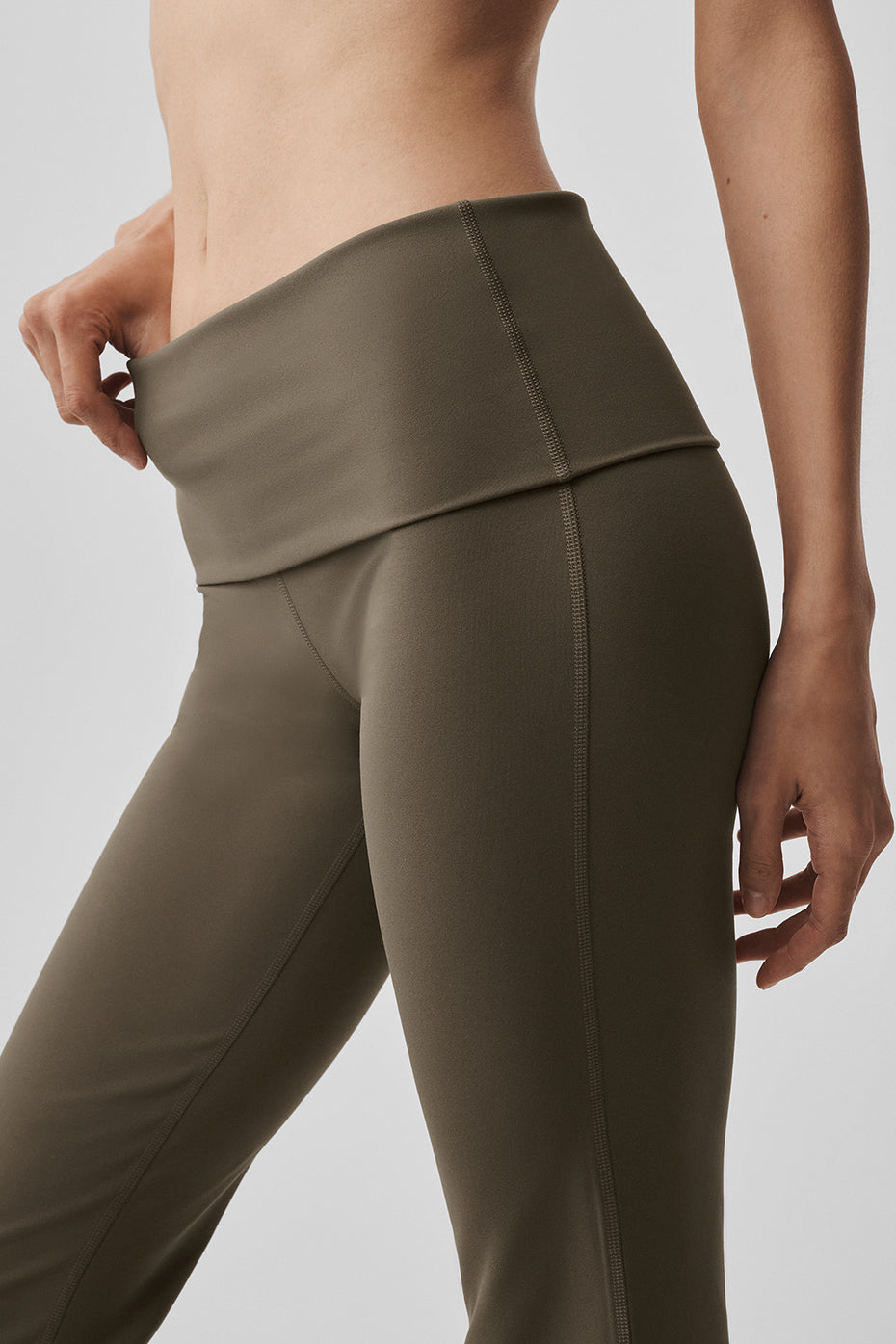 ALO Softsculpt 7/8 Foldover Flare Legging - Olive Tree image 4