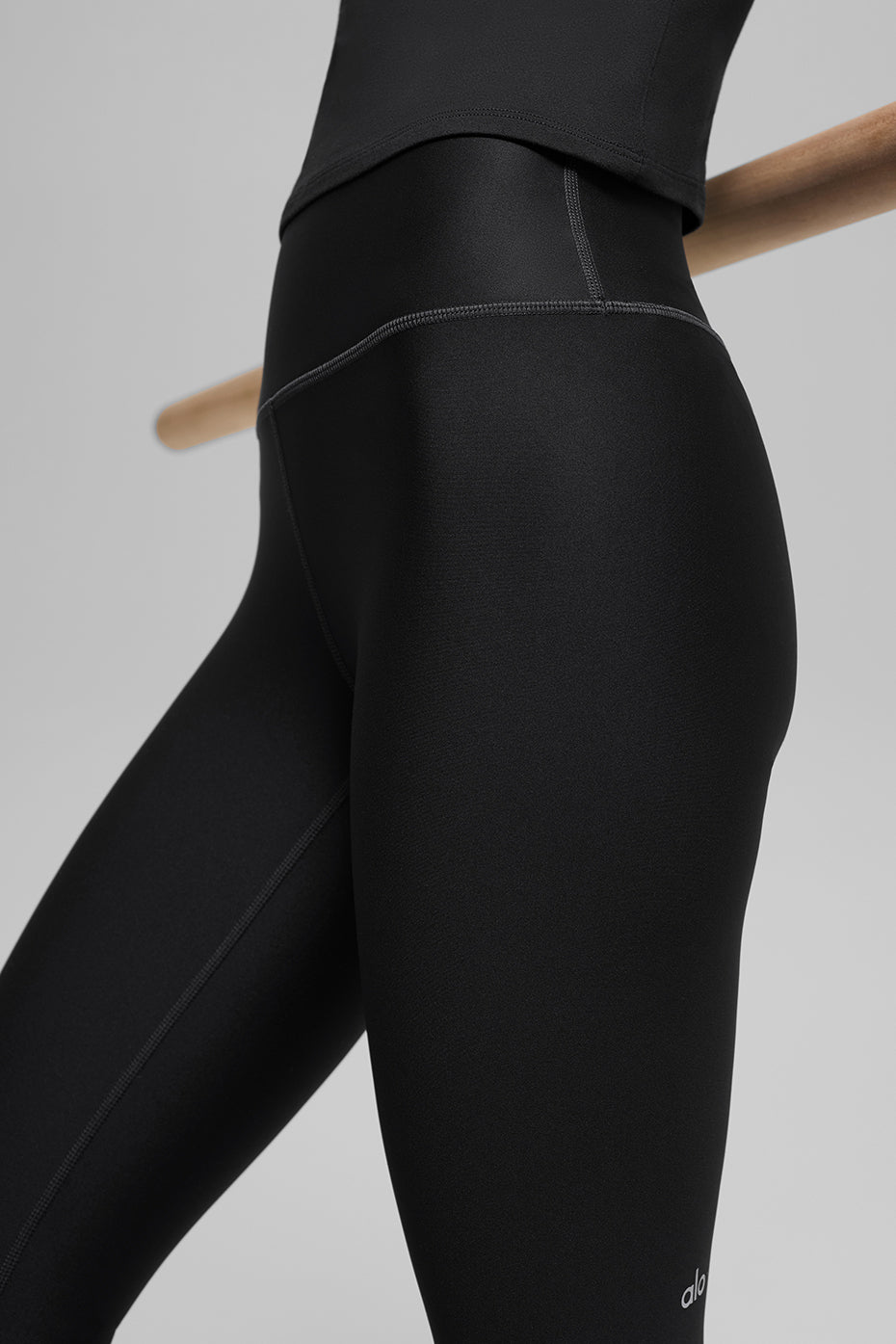 16'' High-Waist Airlift Capri - Black image 4