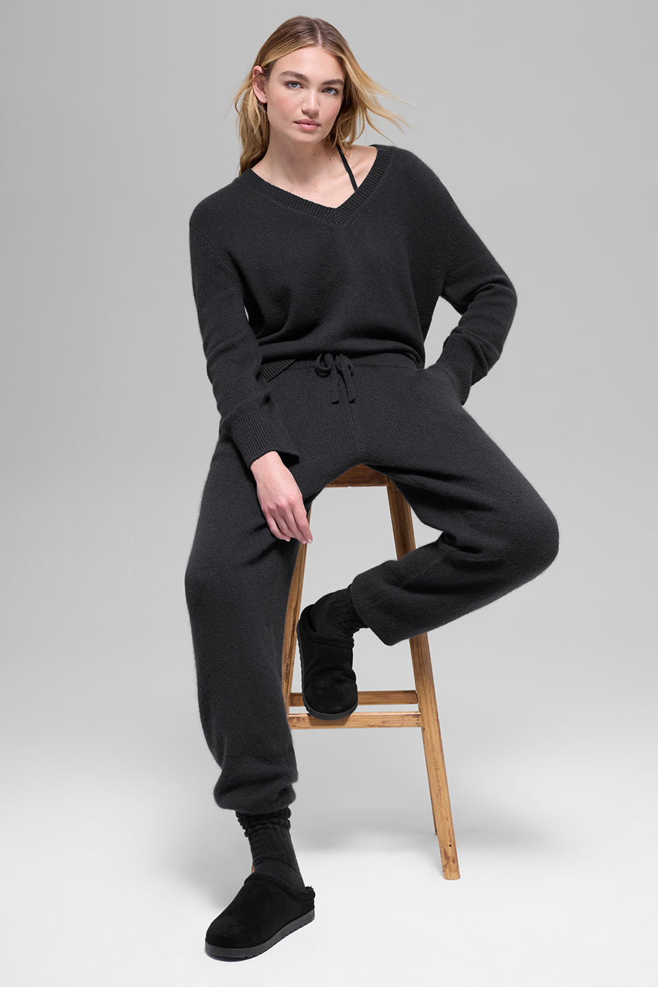 Wool Cashmere High-Waist New Class Jogger - Black image 5