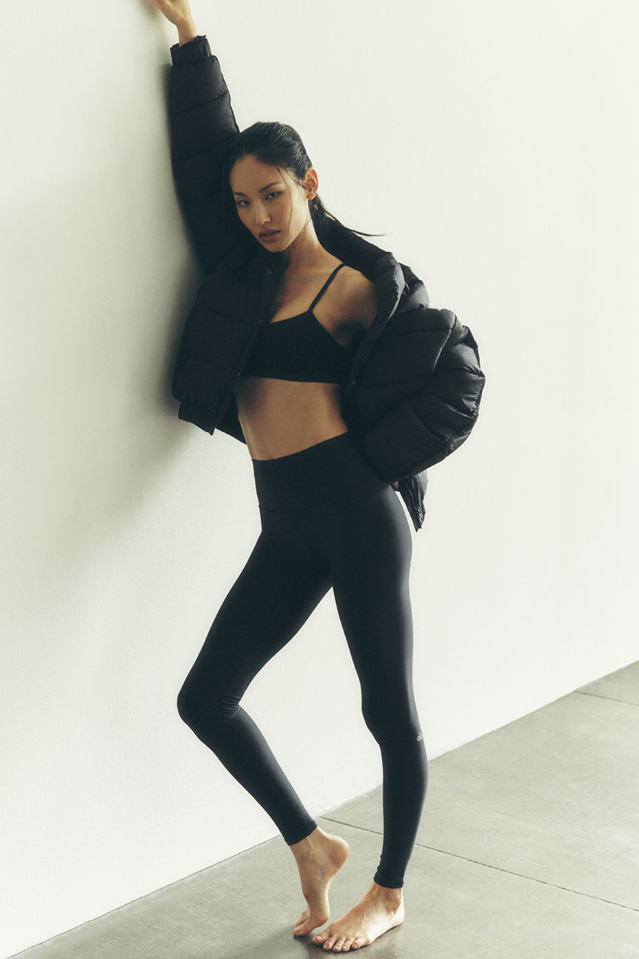 High-Waist Airlift Legging - Black image 1