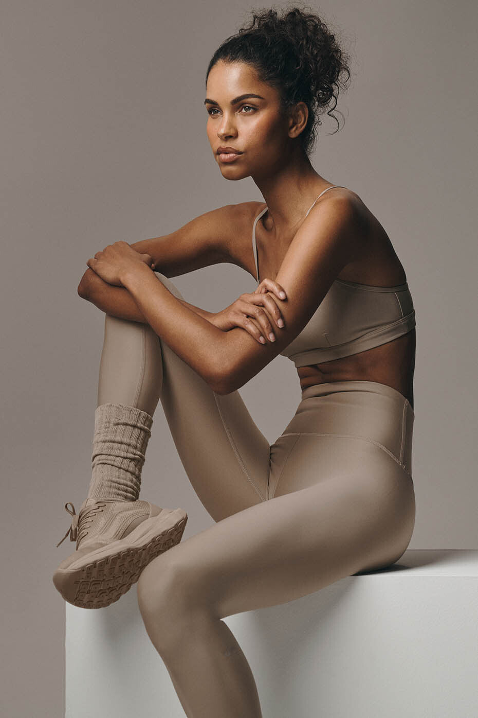 High-Waist Airlift Legging - Gravel image 1
