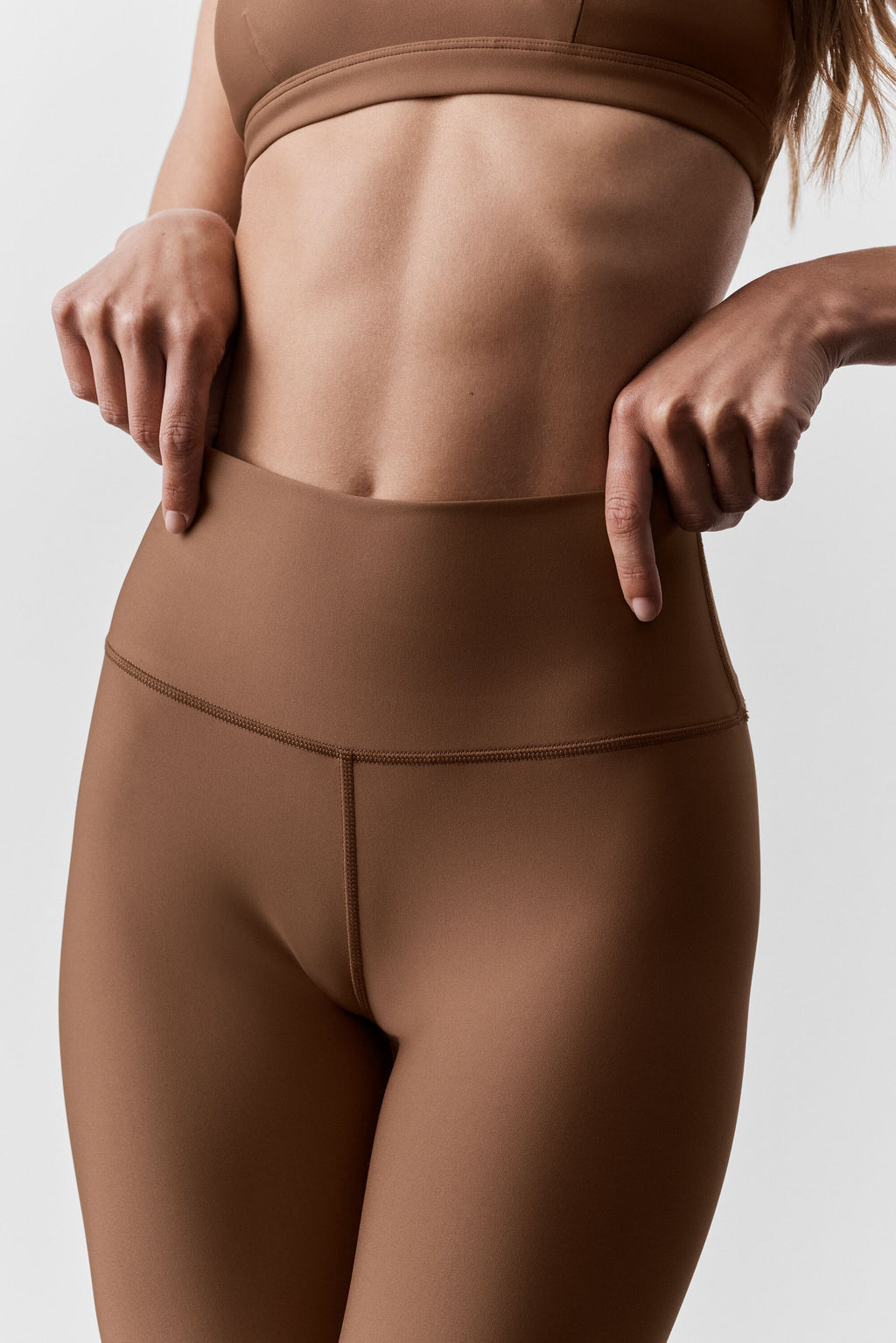 7/8 High-Waist Airlift Legging - Sun Kissed Brown image 3