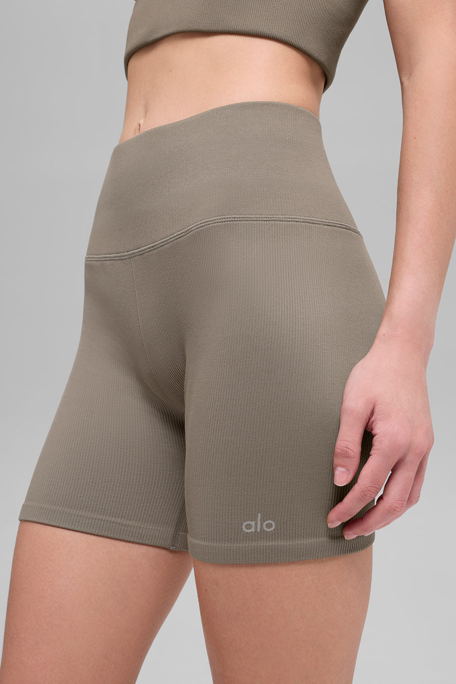 5" Seamless Ribbed Favorite Short - Light Cocoa image 4