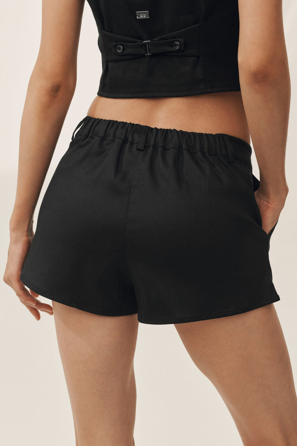 Linen Blend Low-Rise Riviera Trouser Short - Black image 5